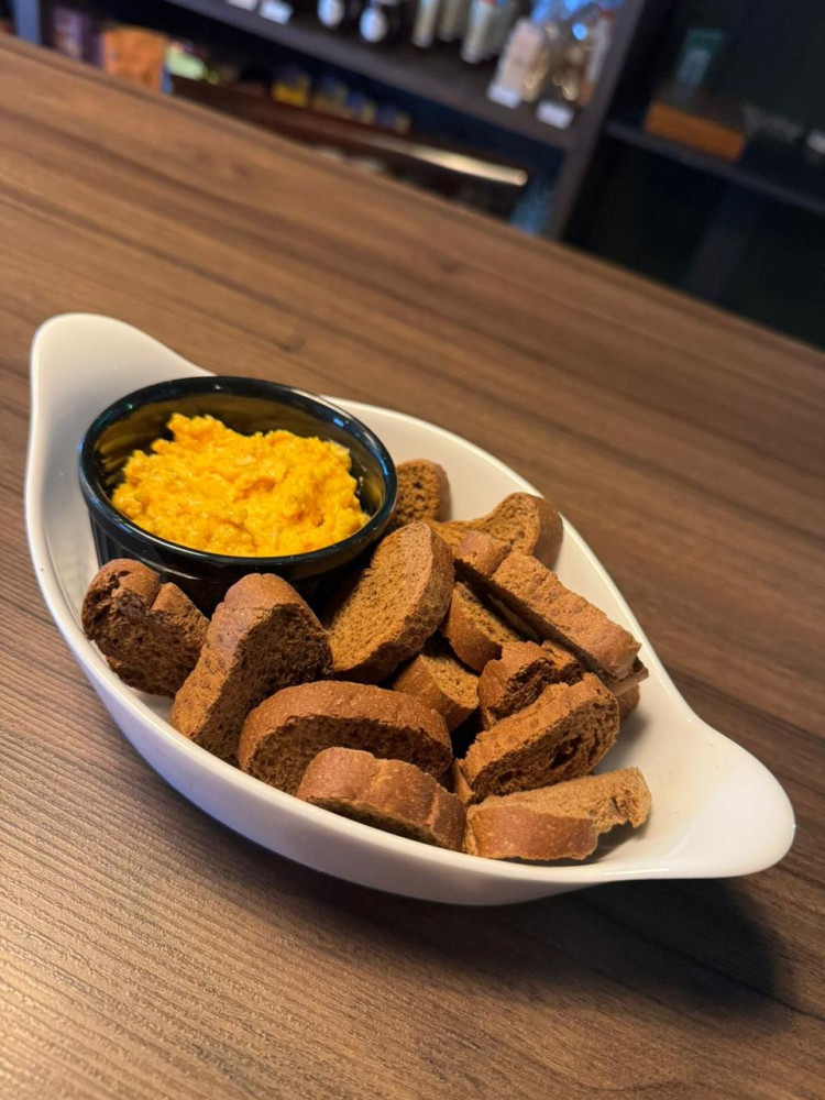 Na compra de um prato para duas pessoas, ganhe 50% de desconto