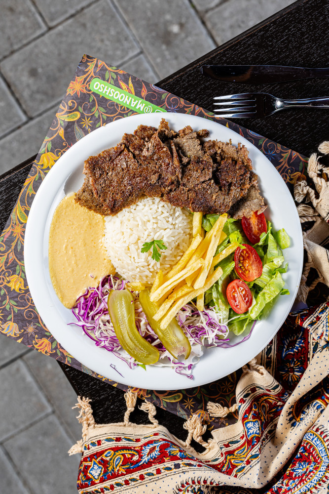 Na compra de um prato individual principal ou um lanche, ganhe outro de igual ou menor valor