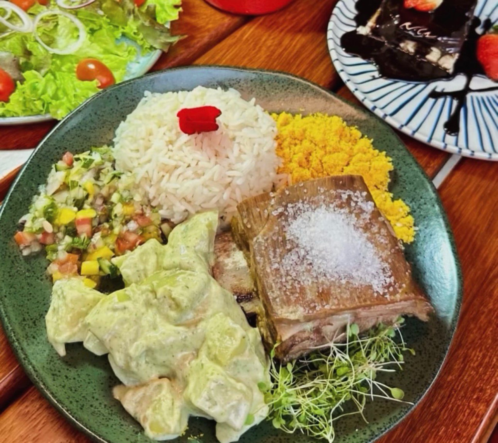 Na compra de um prato individual, ganhe outro de igual ou menor valor ou na compra de um prato para compartilhar, ganhe 50% de desconto