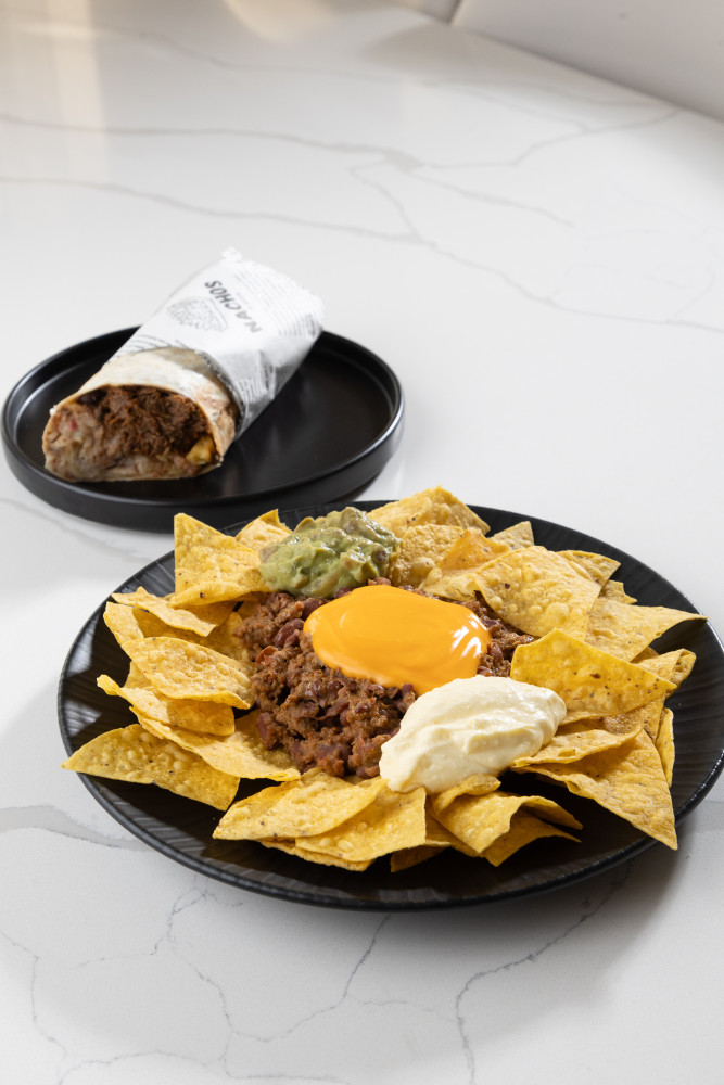 Na compra de um prato individual principal, ganhe outro de igual ou menor valor