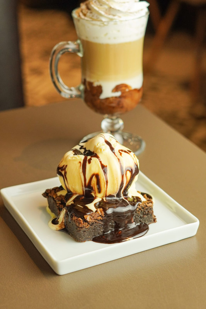 Na compra de um combo (doce, salgado e bebida) ganhe outro combo de igual ou menor valor