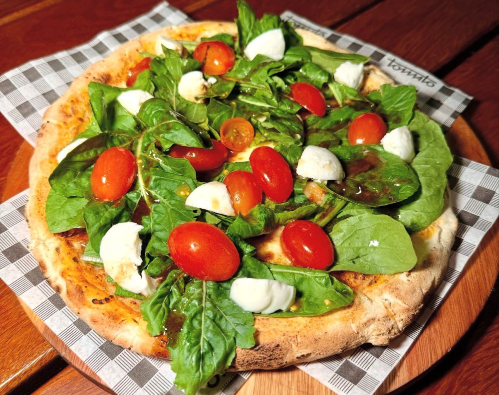 Na compra de um prato individual, ganhe outro de igual ou menor valor