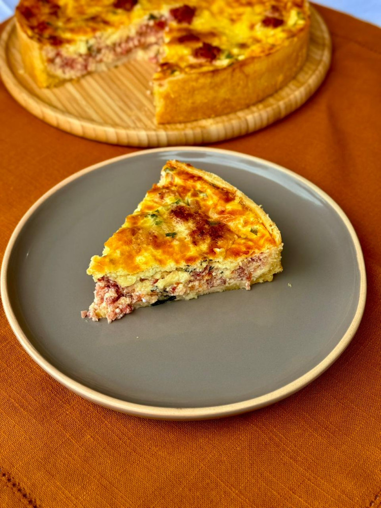 Na compra de um salgado, ganhe outro de igual ou menor valor