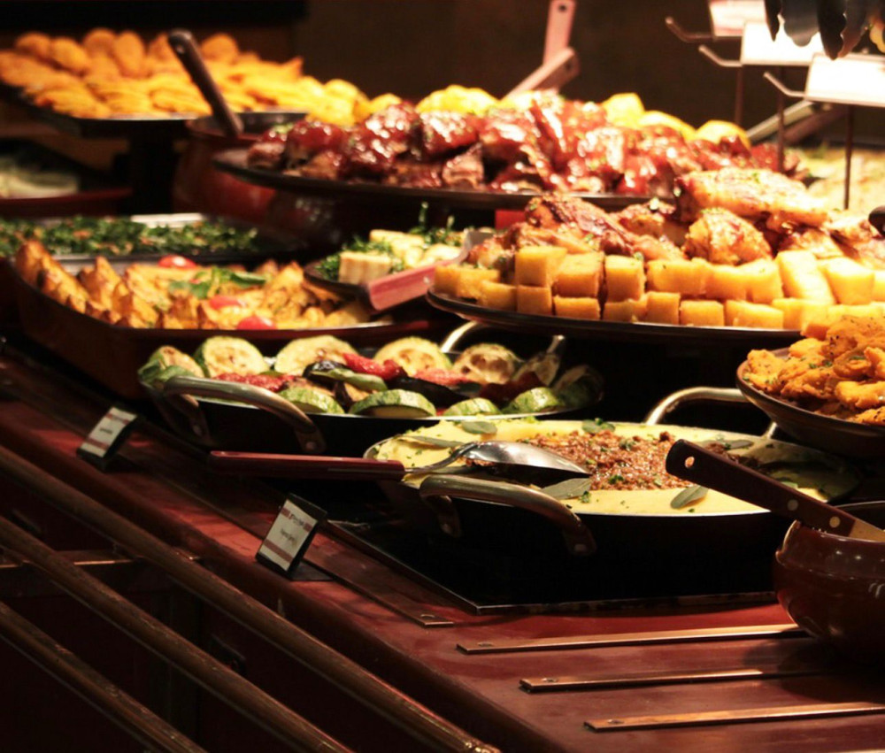 Na compra de um prato principal individual, ganhe outro de igual ou menor valor