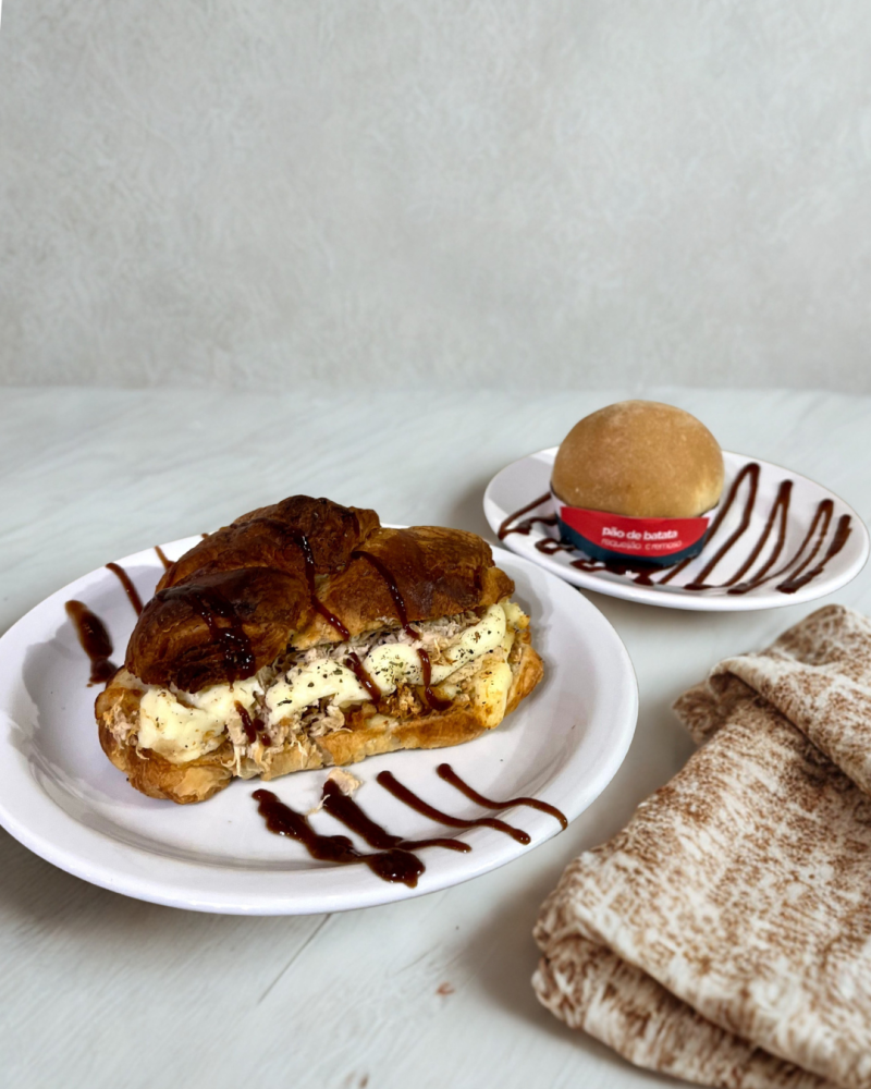 Na compra de um combo (doce + salgado + bebida), você ganha outro combo (doce + salgado + bebida) de igual ou menor valor