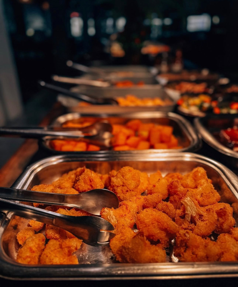 Na compra de um almoço (buffet), ganhe outro de igual ou menor valor